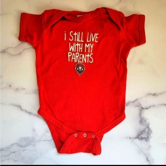 Lobos I still live with my parents onesie short d - Picture 1 of 3